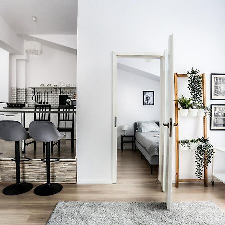 Fully-Furnished Apartment With Air Conditioning For Families, Cracow Old Town Cracovia Esterno foto